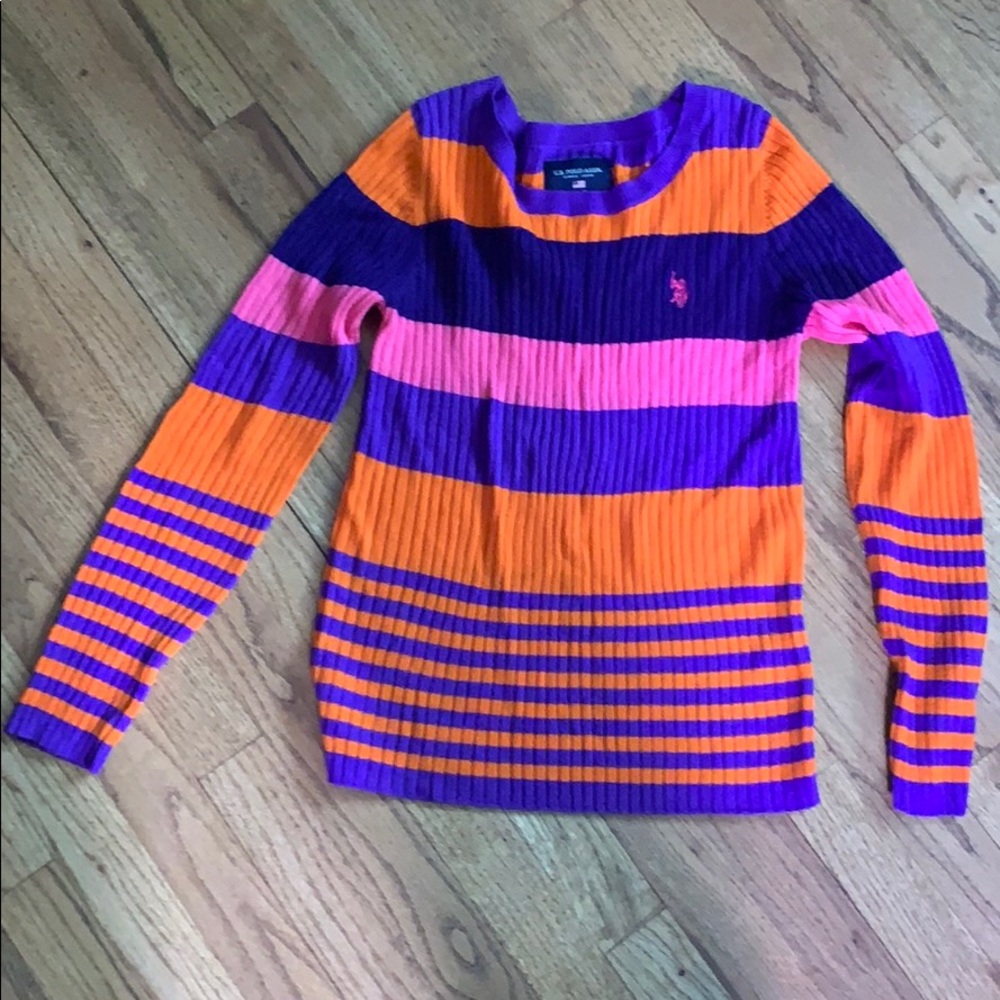Scoop neck sweater